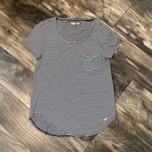 Hollister tee